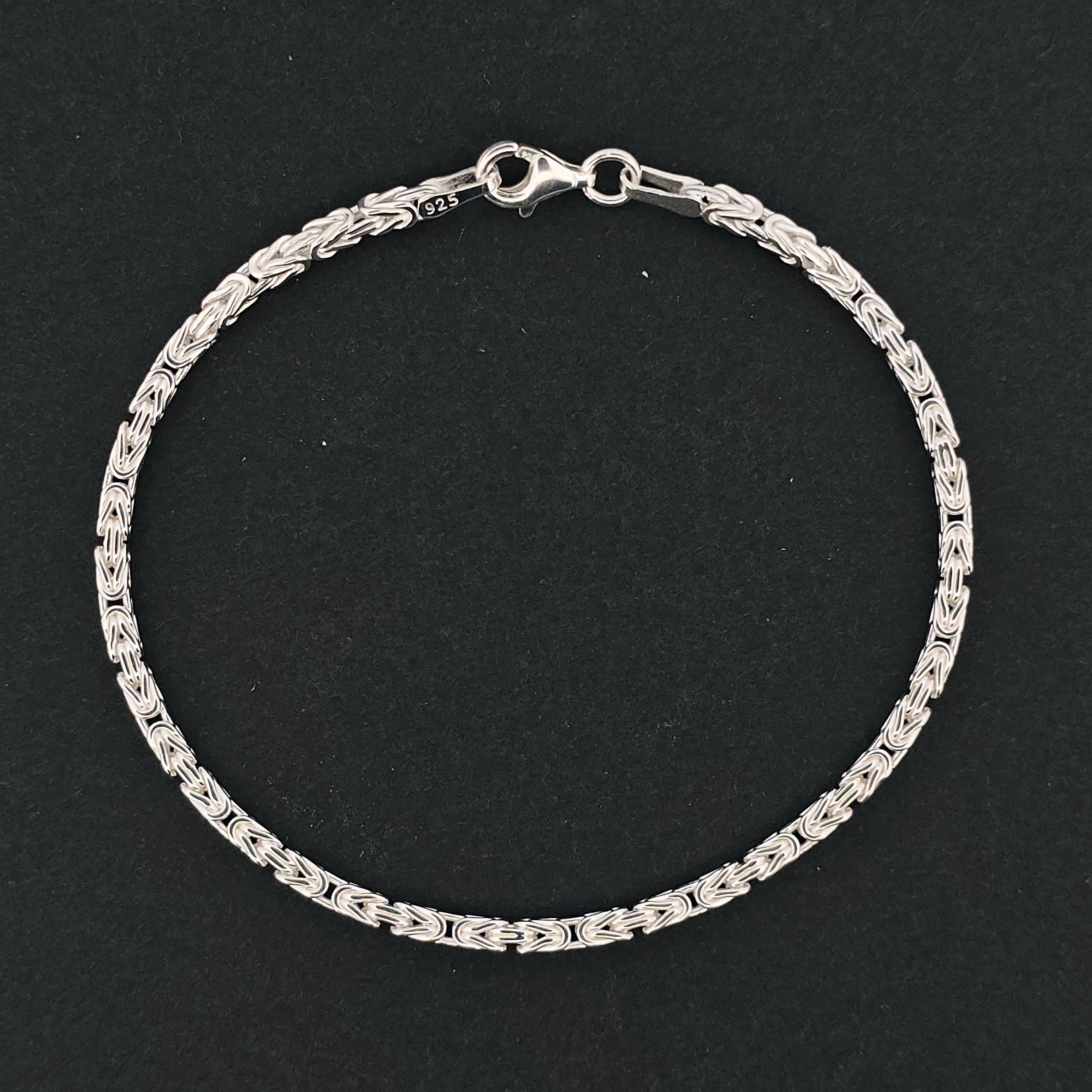 Een prachtige armband met koningsschakel ook als collier verkrijgbaar